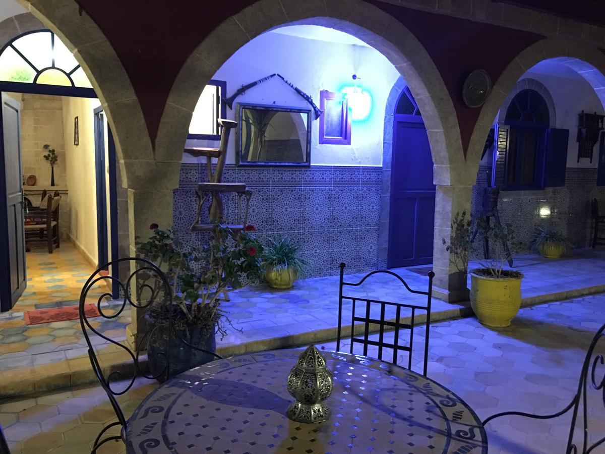 Camping & Hotel Le Calme Есувейра Екстериор снимка