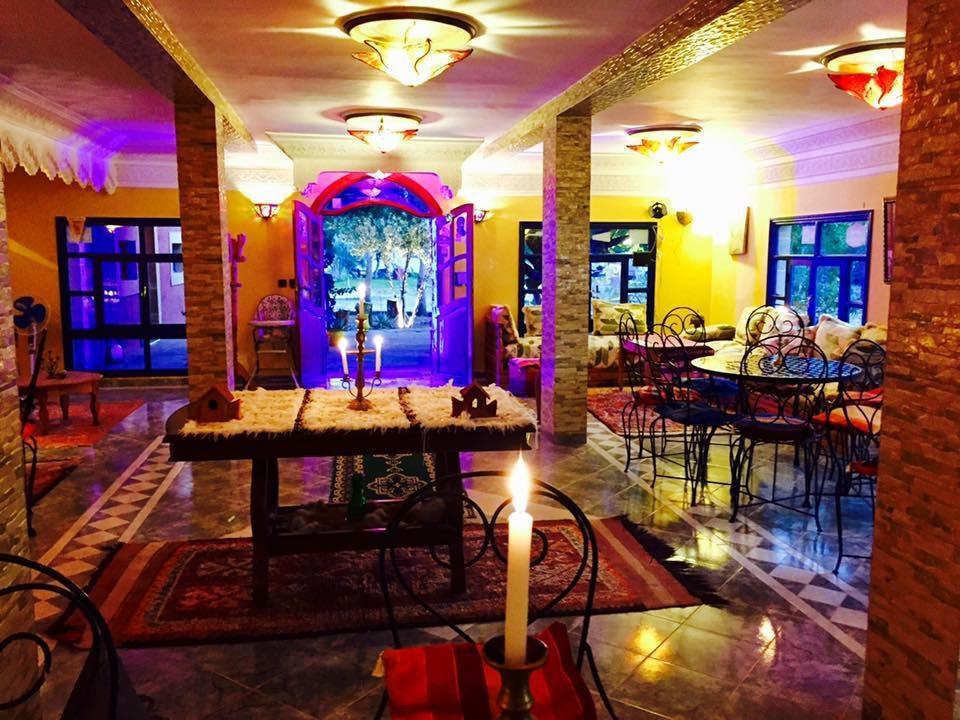 Camping & Hotel Le Calme Есувейра Екстериор снимка