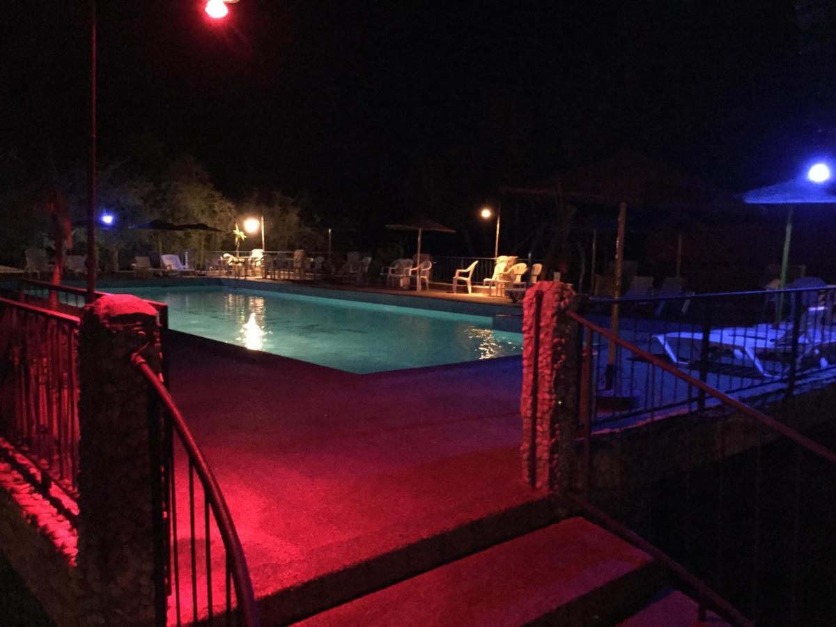 Camping & Hotel Le Calme Есувейра Стая снимка
