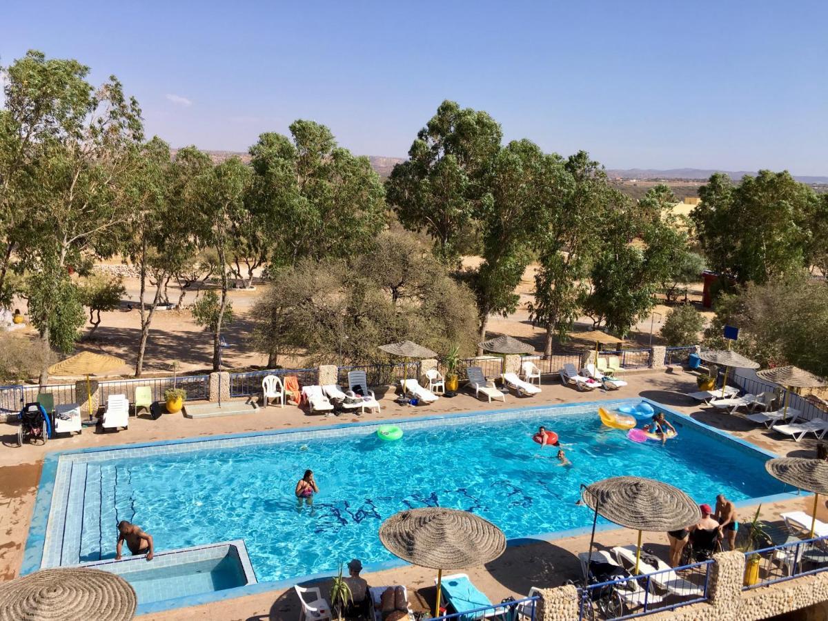 Camping & Hotel Le Calme Есувейра Екстериор снимка